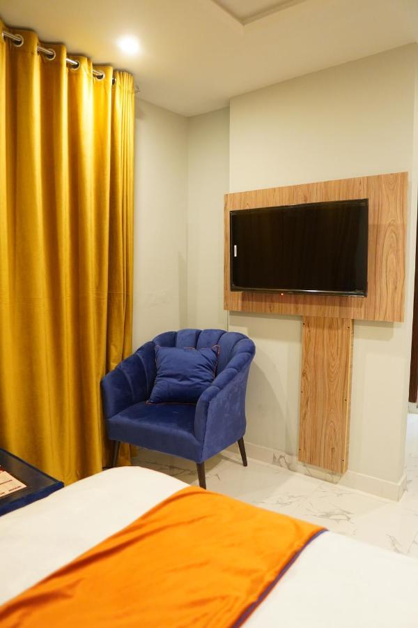 Nueva Hotel Islamabad Luaran gambar