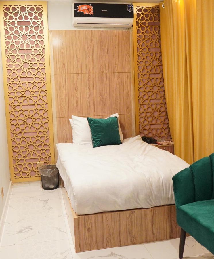 Nueva Hotel Islamabad Luaran gambar