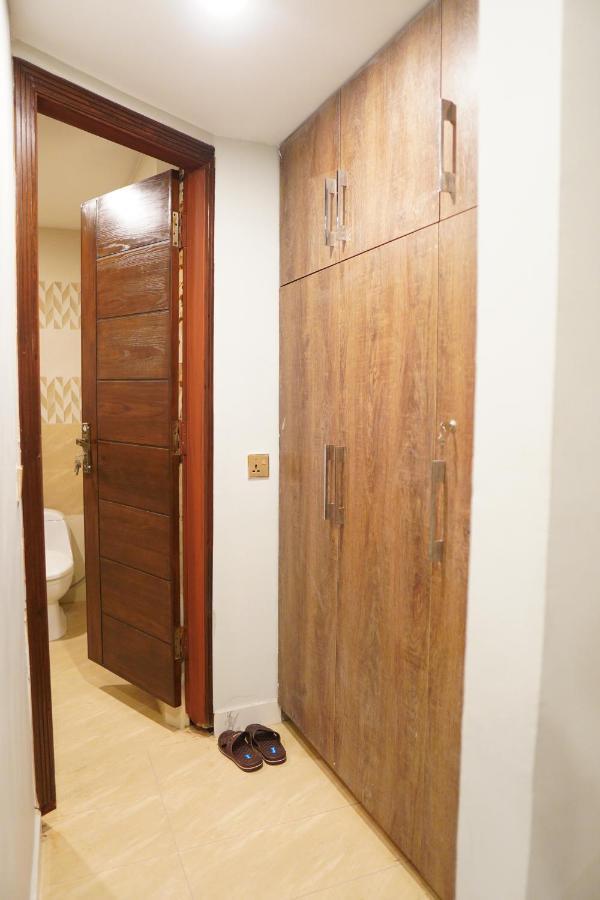Nueva Hotel Islamabad Luaran gambar