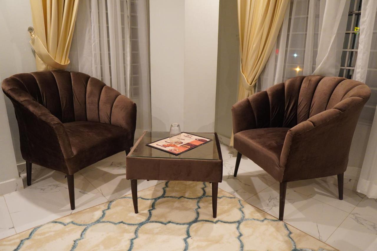Nueva Hotel Islamabad Luaran gambar