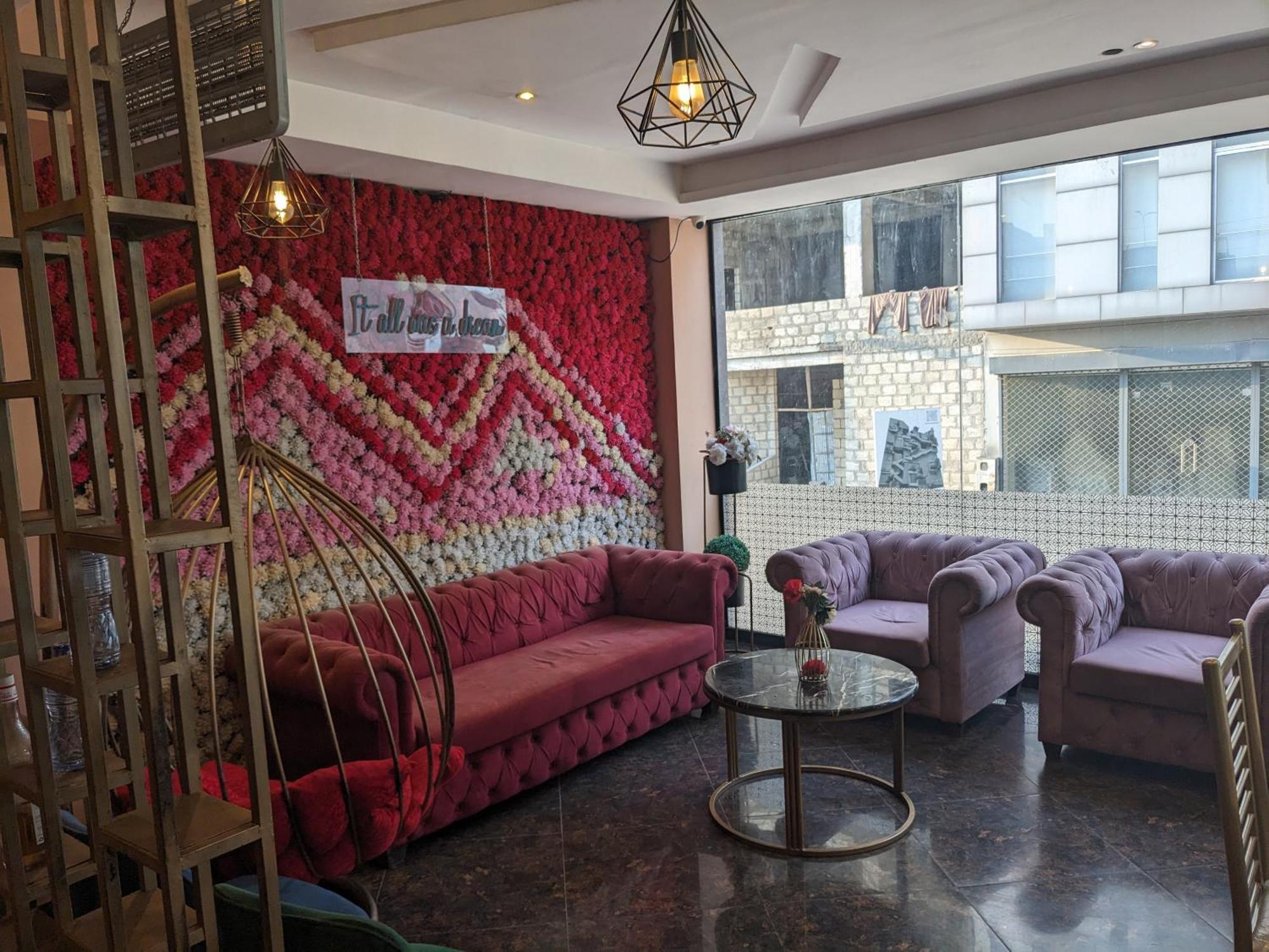 Nueva Hotel Islamabad Luaran gambar