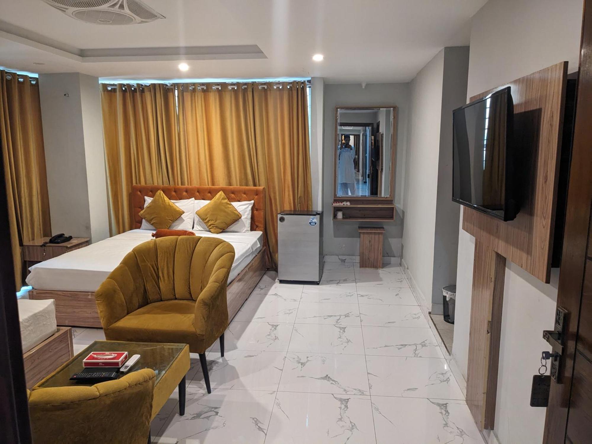 Nueva Hotel Islamabad Luaran gambar