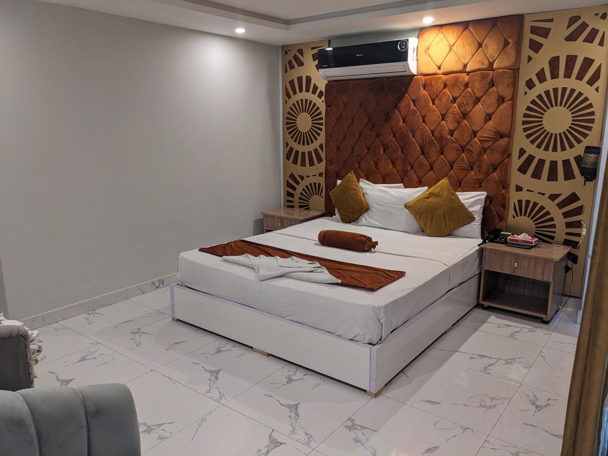 Nueva Hotel Islamabad Luaran gambar