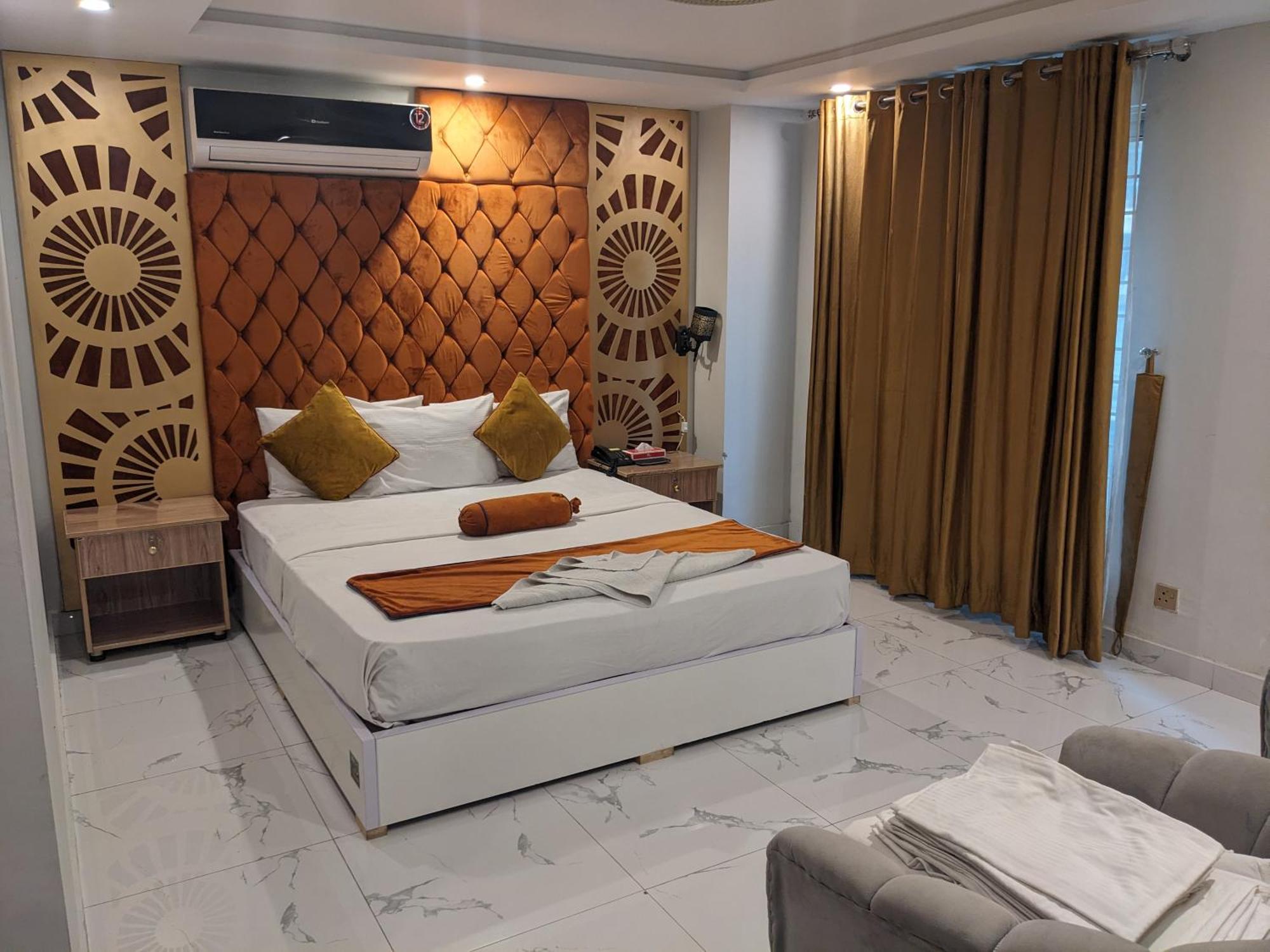 Nueva Hotel Islamabad Luaran gambar